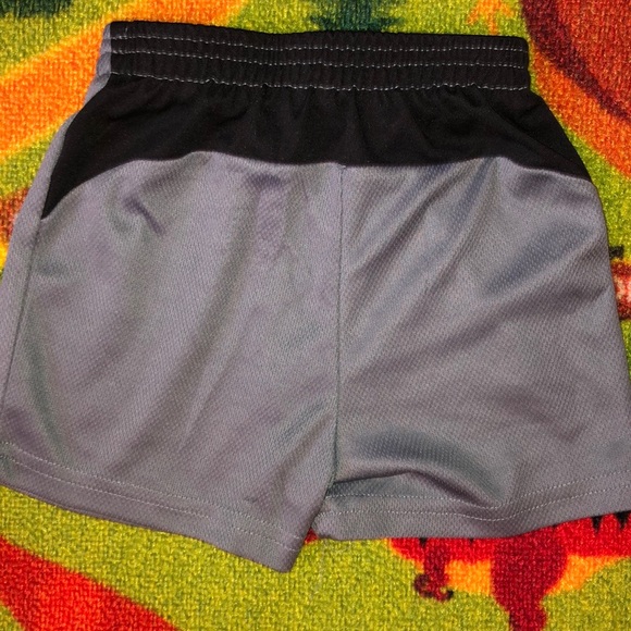 Champion short set 18mo(boy) - Picture 5 of 5